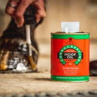 Олія для копит з чайним деревом Cornucrescine Tea Tree від Carr&Day&Martin